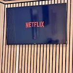Bergling Im Zentrum • Netflix • Festungsblick • Obst Und Wein • 公寓
