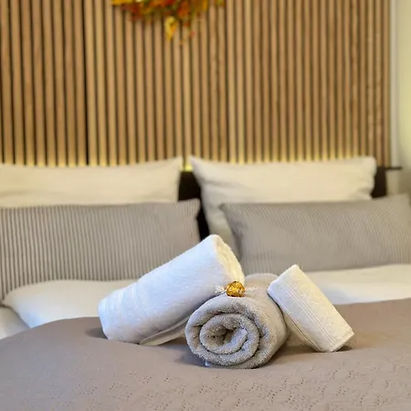 Bergling Im Zentrum • Netflix • Festungsblick • Obst Und Wein •