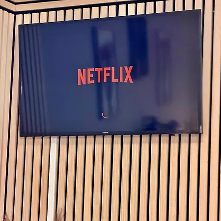 Bergling Im Zentrum • Netflix • Festungsblick • Obst Und Wein • Apartamento