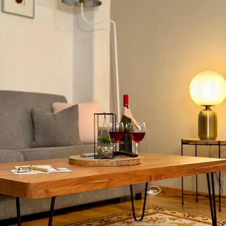 Bergling Im Zentrum • Netflix • Festungsblick • Obst Und Wein • Apartamento