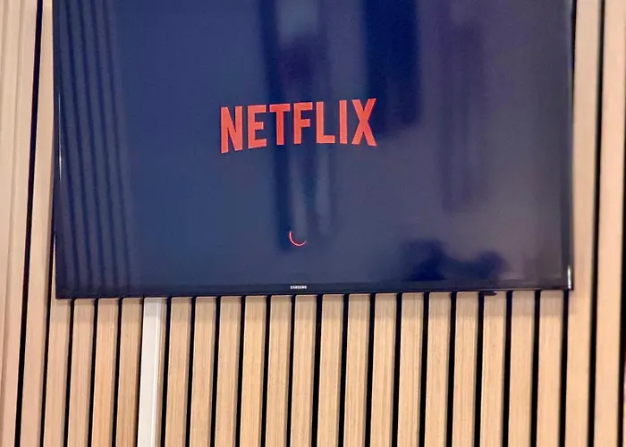 Bergling Im Zentrum • Netflix • Festungsblick • Obst Und Wein • 公寓