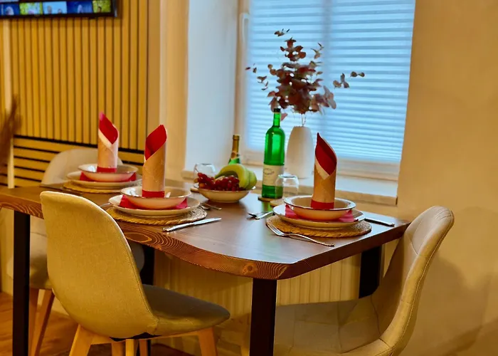 Bergling Im Zentrum • Netflix • Festungsblick • Obst Und Wein • 公寓 柯尼希施泰因易北